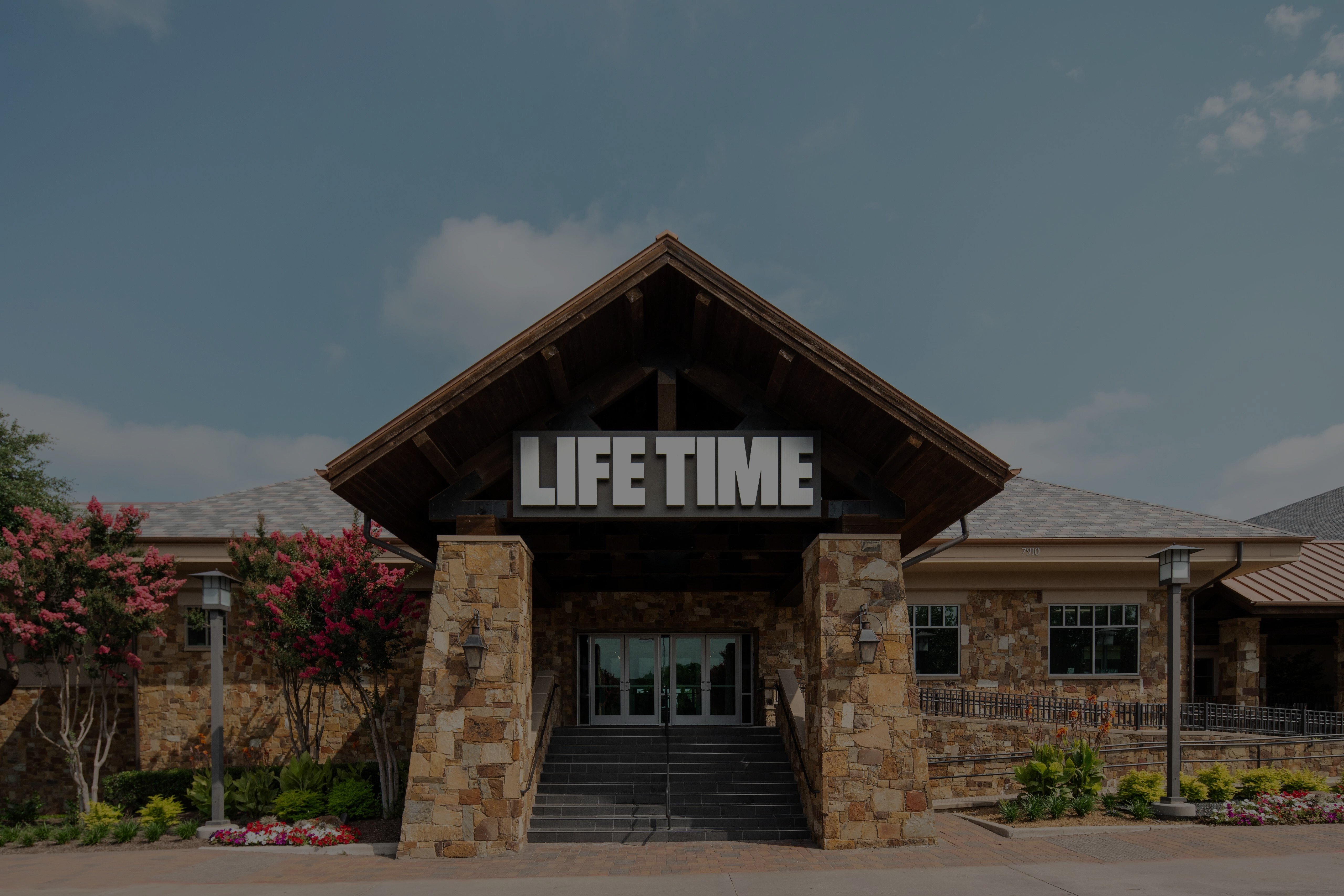 mck-exterior-entrance-01