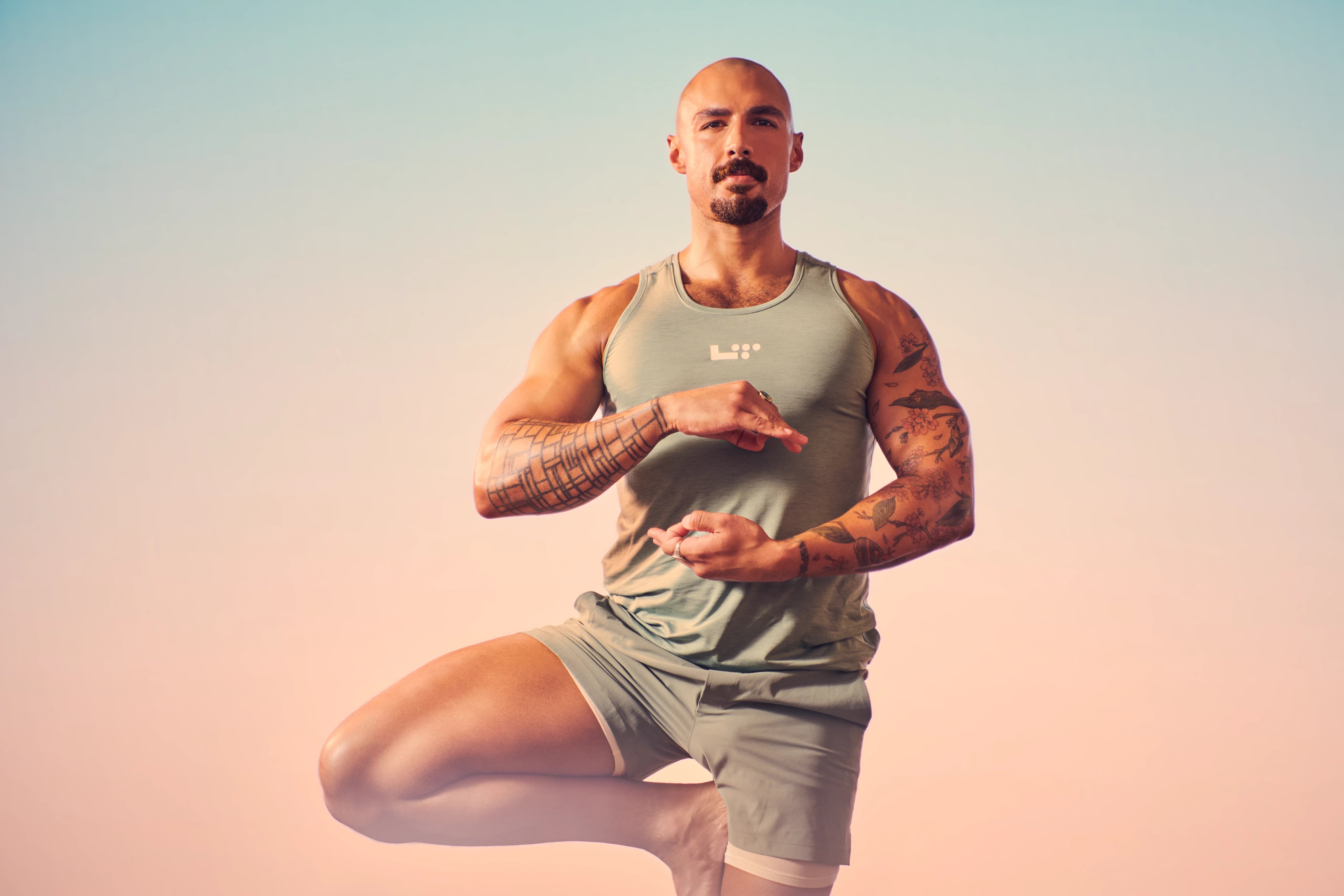 ondemand-yoga-20min-powerflow-m-01