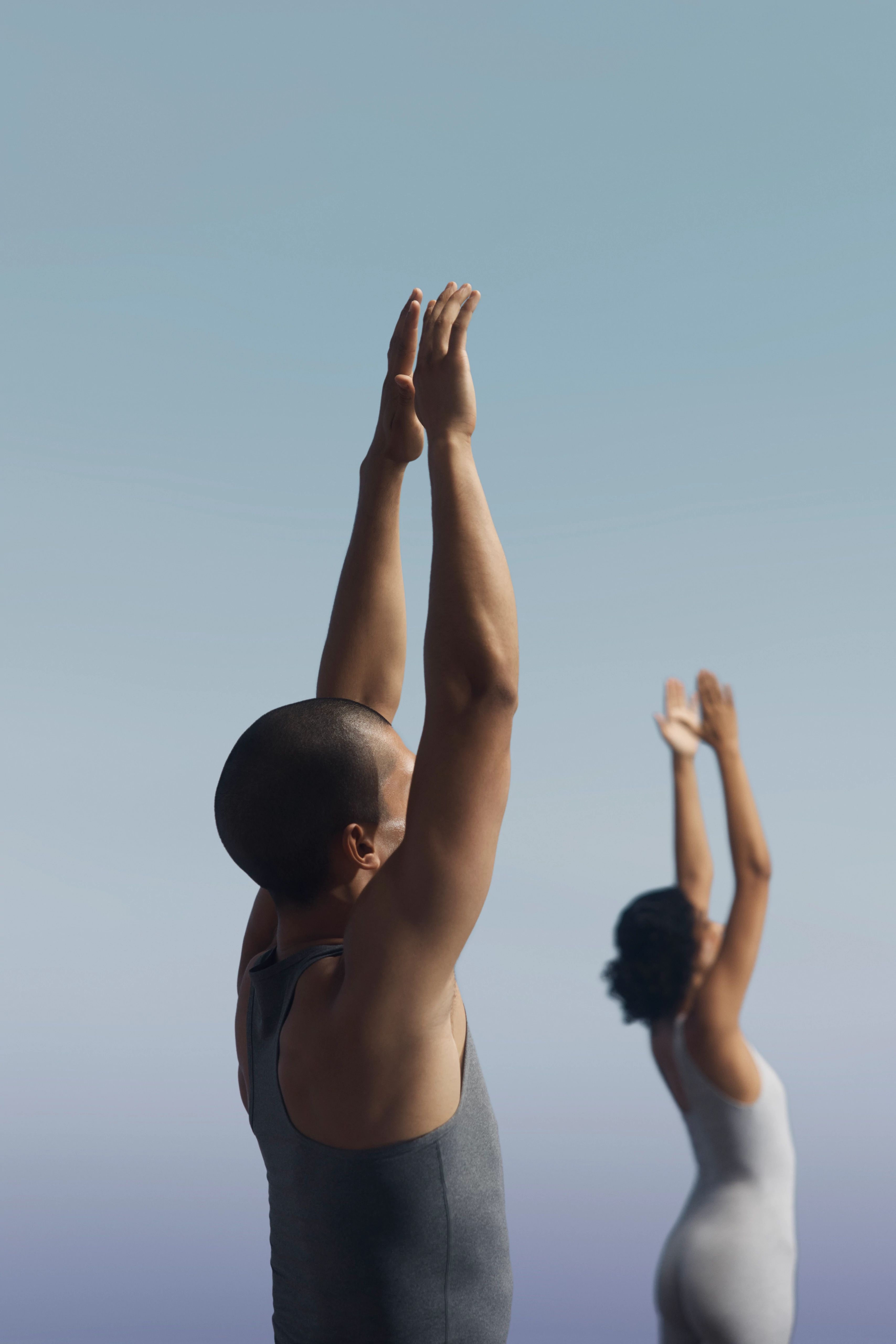 sol-yoga-extended-arm-up-01