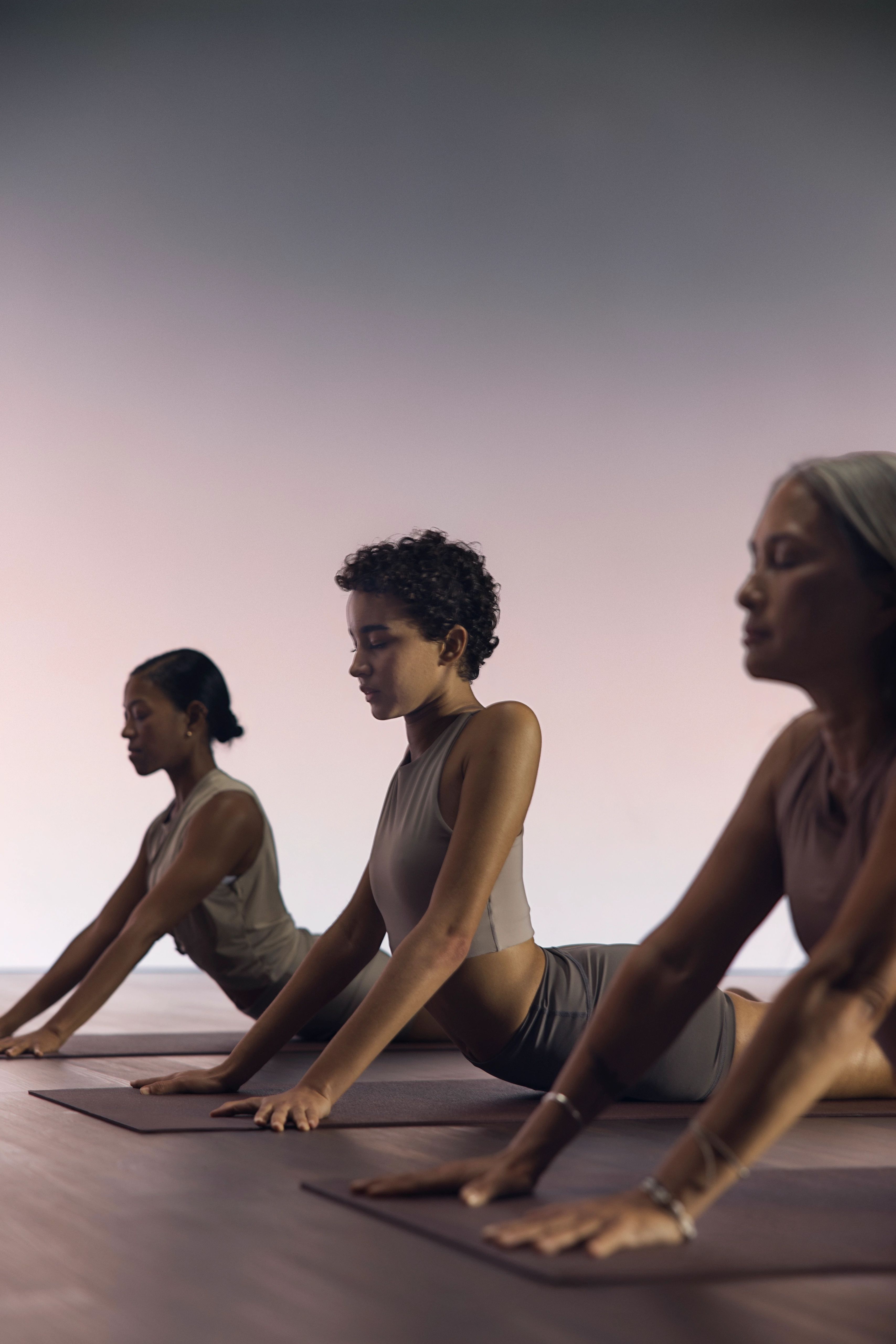 surrender-yoga-stylized-mat-stretch-03